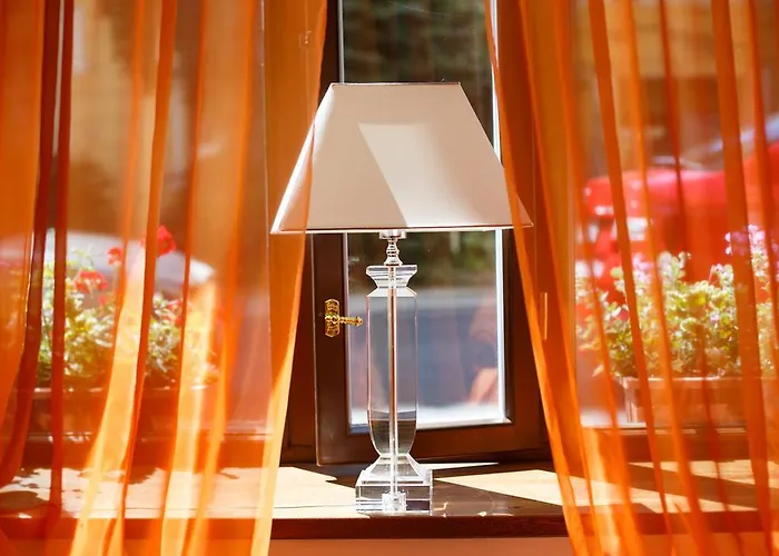 Отель Westend 4*